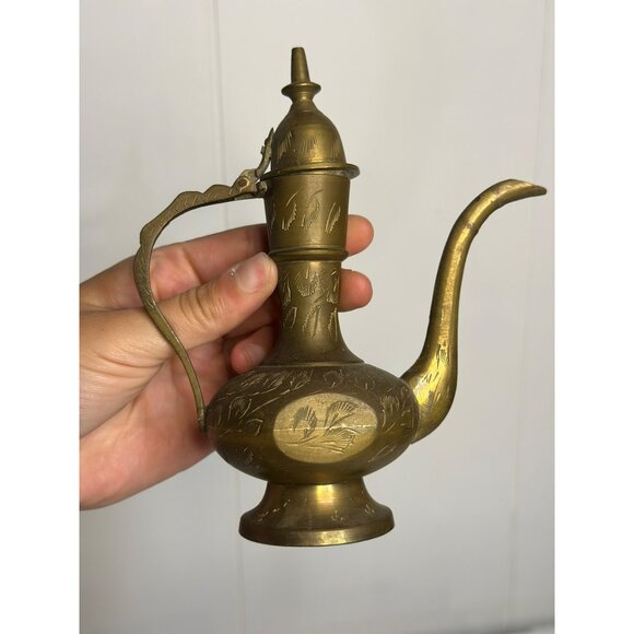 Vintage Ornate Brass Teapot Pitcher 5.75" with Etched Leaves 80s Decorative Deco - Picture 6 of 7